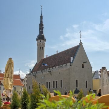 Tallinn Interactive Travel App by Questory — Town Hall Square Tallinn Interactive Travel Guide by Questory